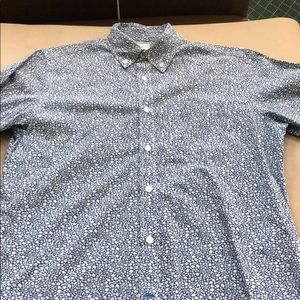 Gap floral blue button down shirt